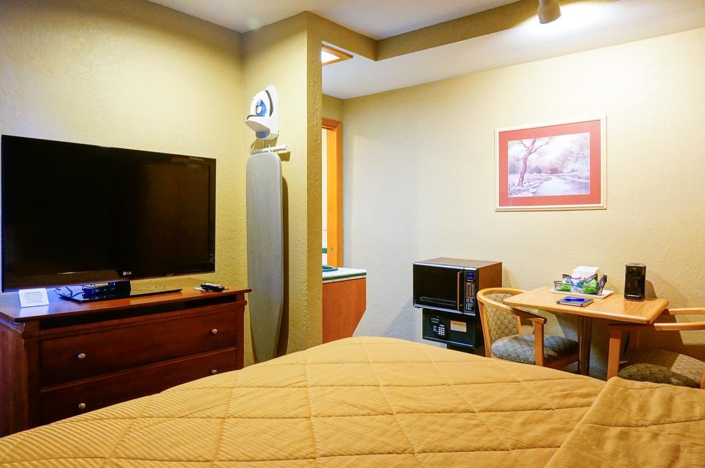 Queen Room