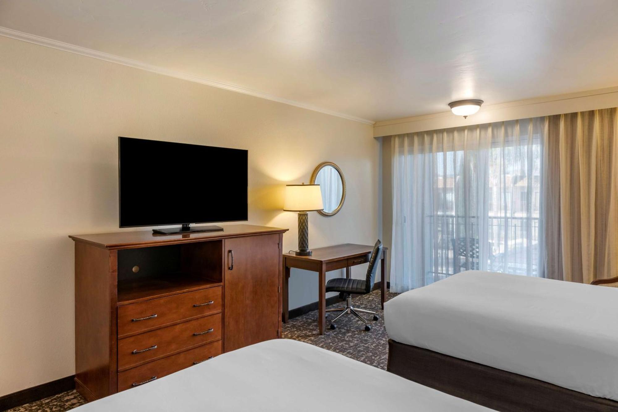 Queen Room with Two Queen Beds with Balcony