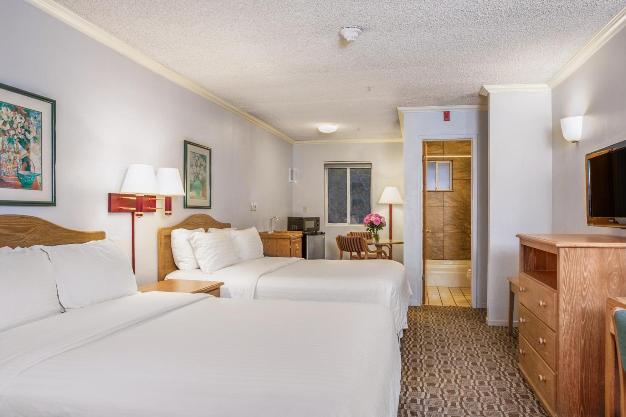 Queen Room Two Queen Beds