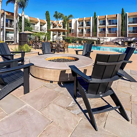 Best Western Plus Royal Oak Hotel-3