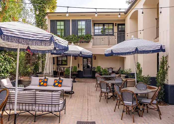 San Luis Obispo HotelsPetit Soleil - Bed